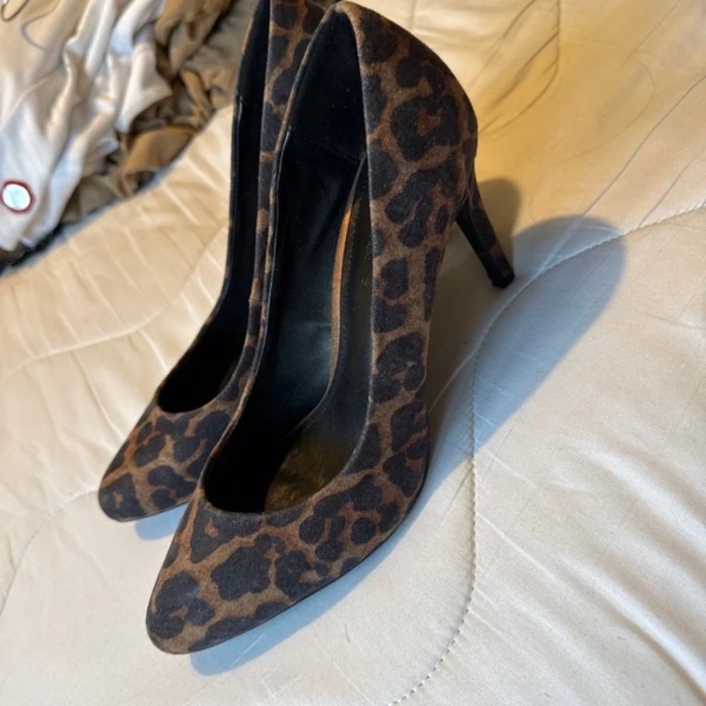 Elegant Leopard Print Stiletto Heels